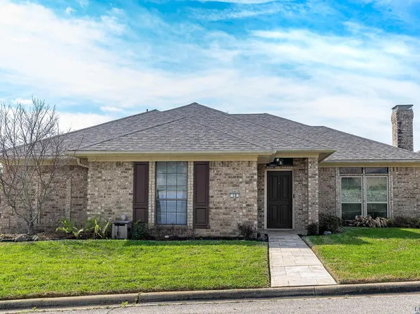 15 Starwood Dr, Longview, TX 75605