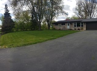 2208 Irish Rd, Neenah, WI 54956