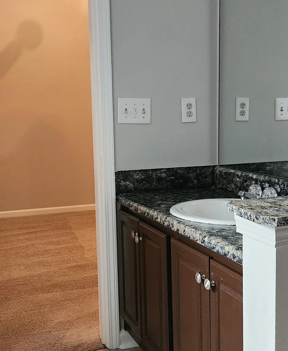 3 bed, 2.5 bath, 1572 sqft, $2,200 — Photo 3