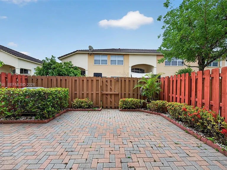 11248 NW 56th St — Photo 36