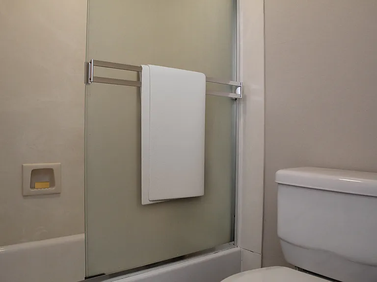 0x1 Bathroom 0x1 Bathroom