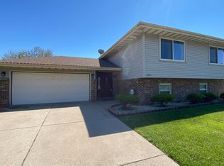 4091 W 76th Ln, Merrillville, IN 46410