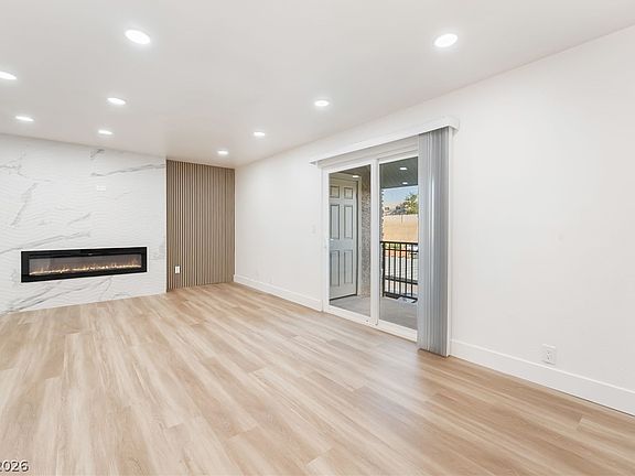 5th image of 5332 River Glen Dr Unit 400