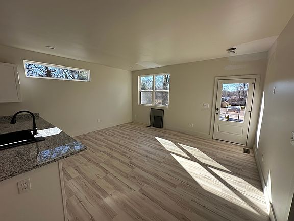 5th image of 29 Porter Hill Ln