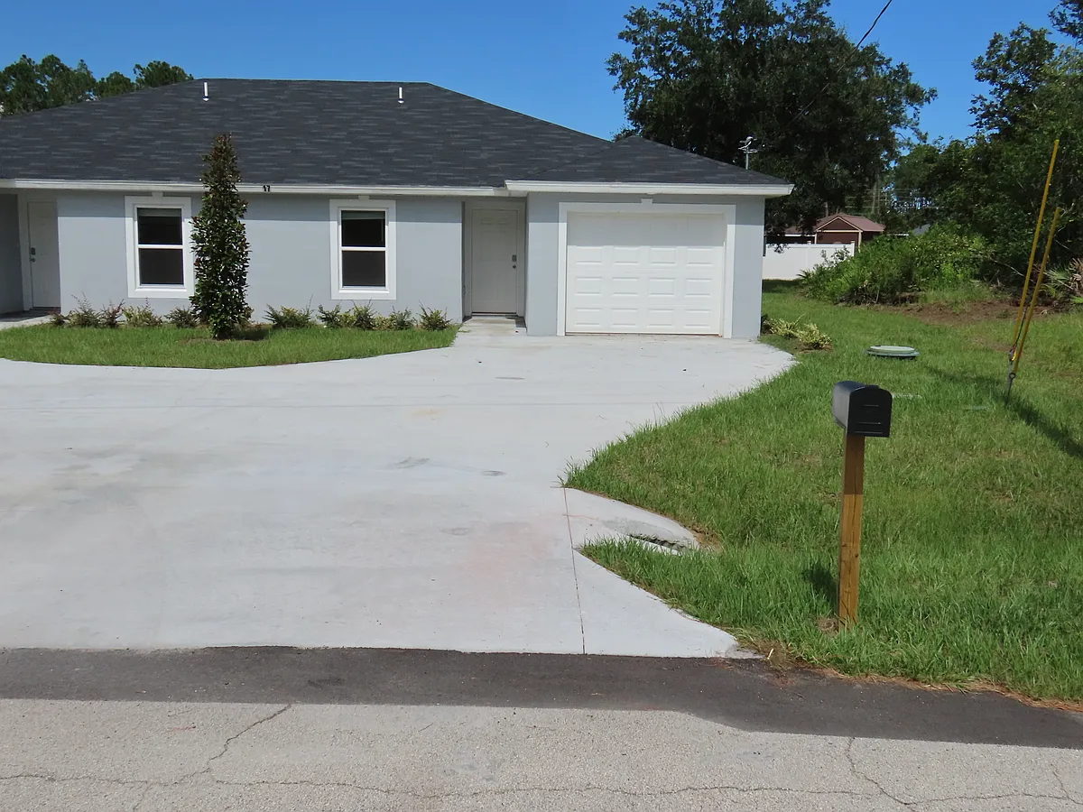 Unit B - 17 Riddle Dr