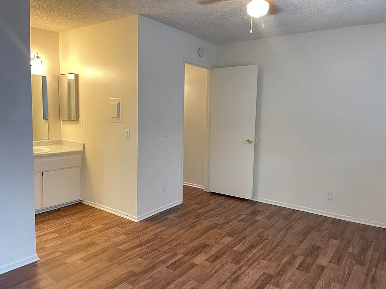 Arrowhead Commons — Photo 19