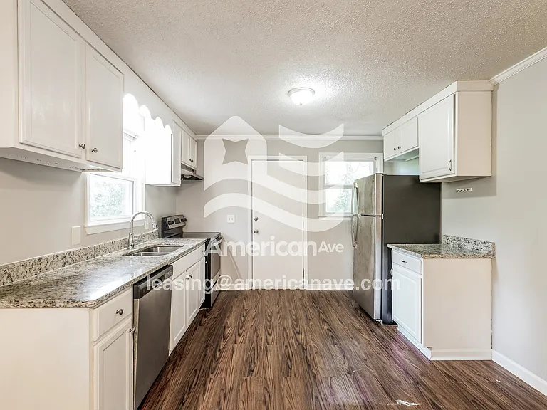 774286_007_kitchen_7.jpg