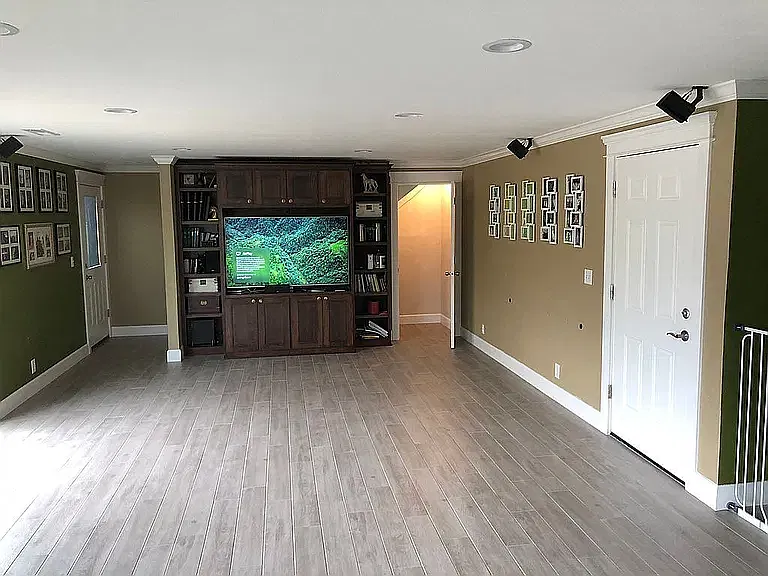 4 bed, 2432 sqft, $3,400 — Photo 4