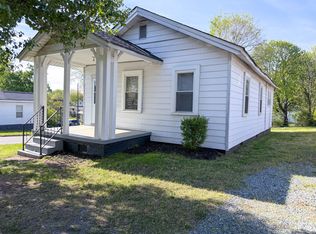 1104 W Webb Ave, Burlington, NC 27217