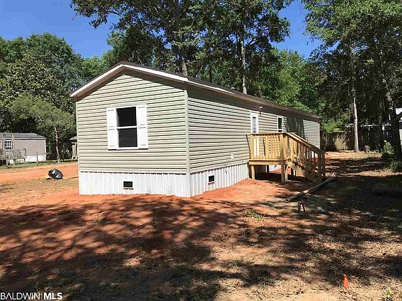 4th image of 9448 Pinewood Ave