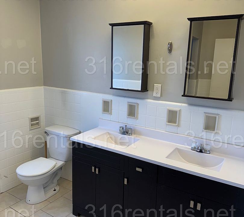 1st image of 924 N Topeka St APT 306