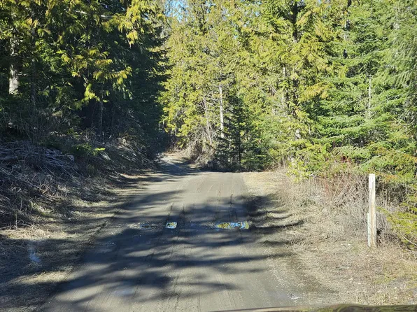 3378H Hill Loop Rd, Kettle Falls, WA 99141