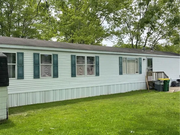 6409 Amanda Ln, Ravenna, OH 44266