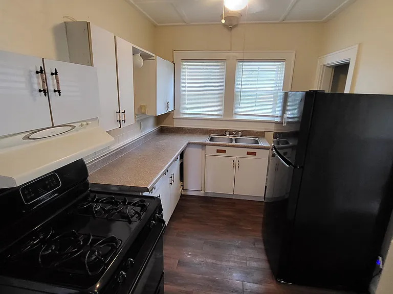 323 N Rural St — Photo 8
