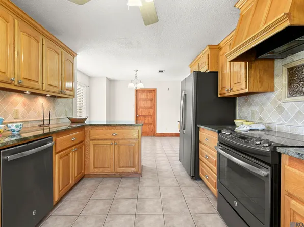 7097 Jim Rushing Rd, Denham Springs, LA 70706