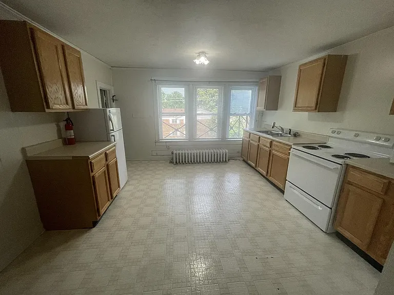 420 S Fess Ave — Photo 8