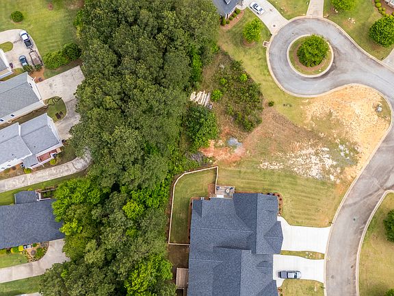 4th image of 430 Leamington Ln