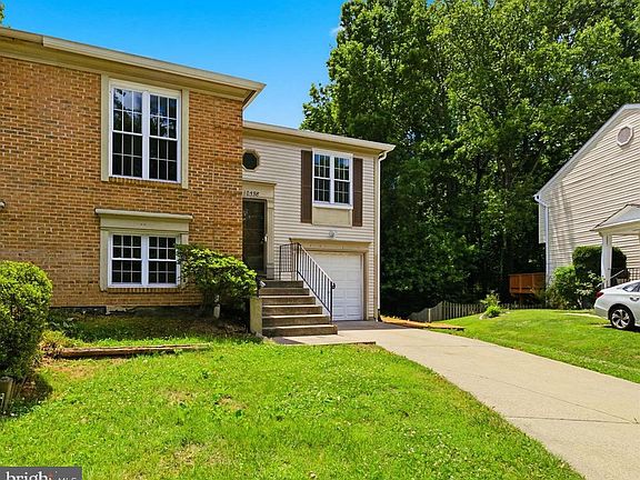 3rd image of 10598 Reeds Landing Cir