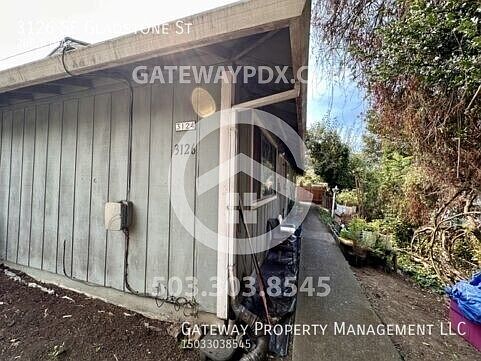 4th image of 3126 SE Gladstone St