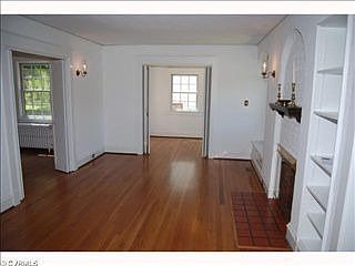 3rd image of 4025 Fauquier Ave