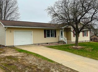 905 Middle St, Brooklyn, IA 52211