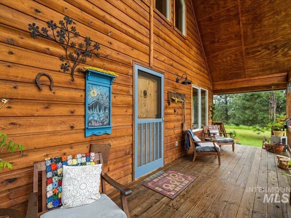 24 Garrett Ln, Cascade, ID 83611