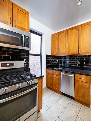 Rented by City Connections Realty | media 11