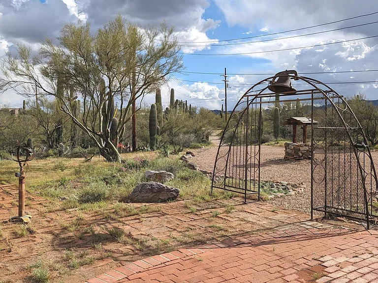 4140 W Camino Pintoresco — Photo 20