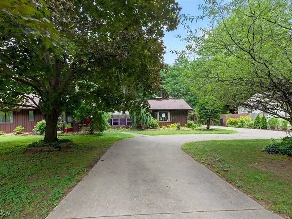 6037 Douglas Dr, Madison, OH 44057