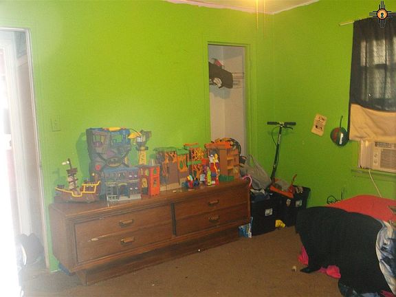 4th image of 2411 Wyoming St