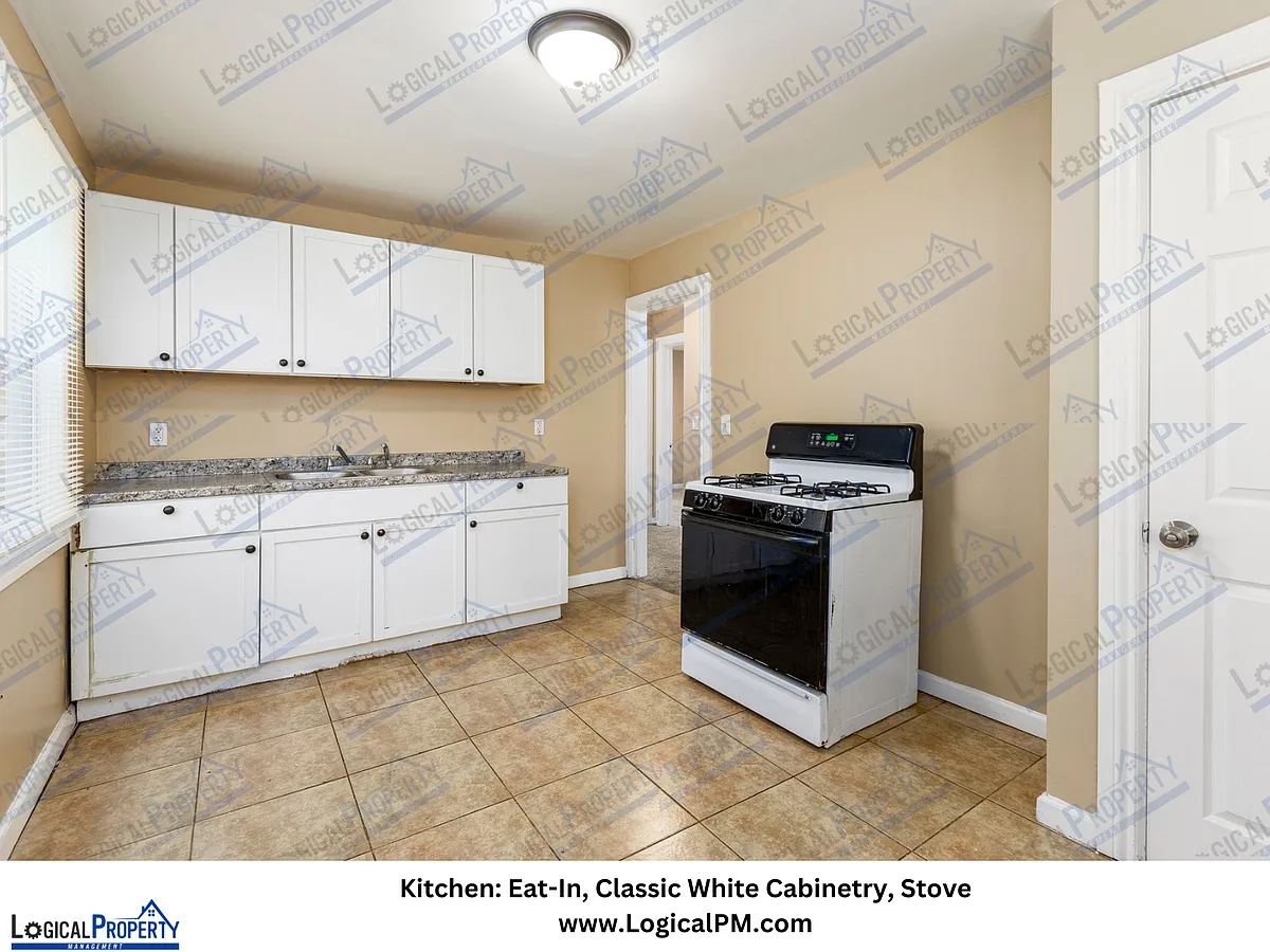 2_Kitchen v1 - 19607 Shields St