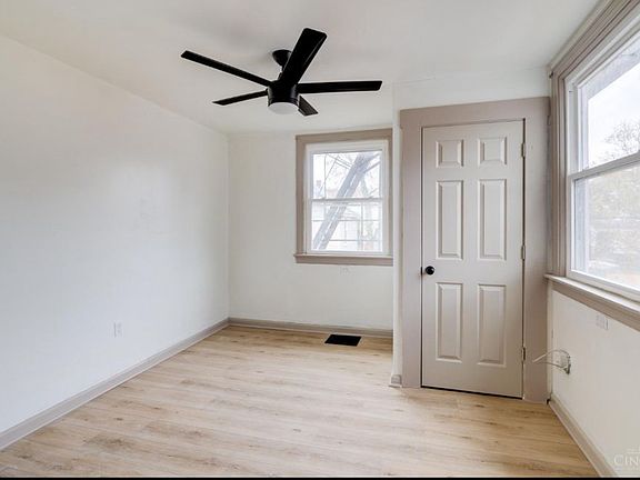 2nd image of 3955 Elsmere Ave APT 3