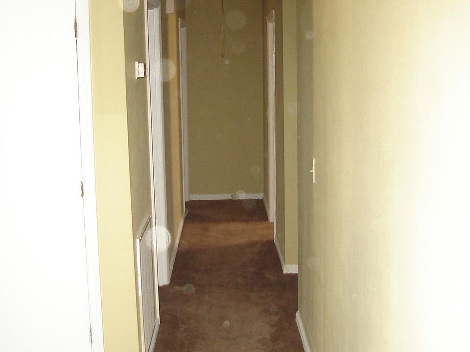 2nd image of 3037 Eastway Dr