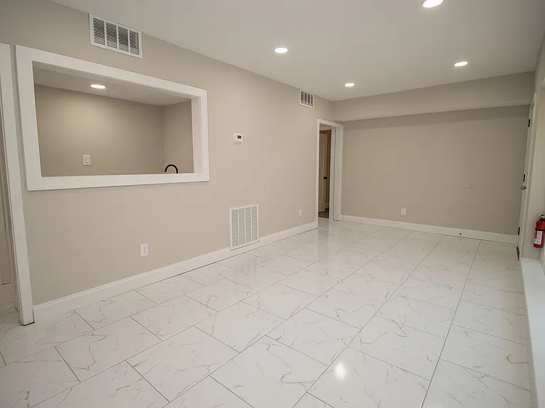 1840 Hampton Street — Photo 27