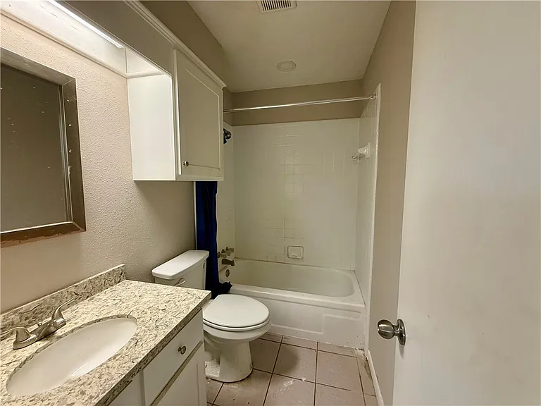 1928 Holleman Dr W — Photo 15