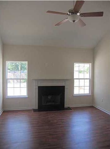 2nd image of 709 Azalea Rd