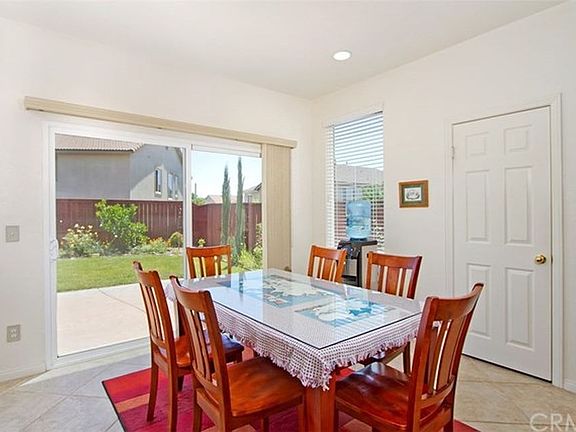 3rd image of 36634 Longbranch Ave
