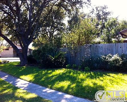 2nd image of 2038 Lotus Blossom St
