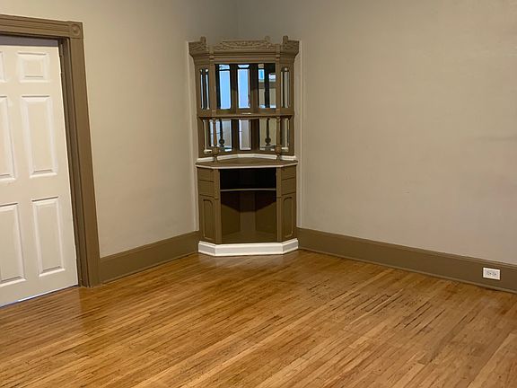 5th image of 905 E King St #A