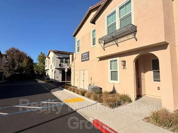 8711 Aruba Ln, Santee, CA 92071