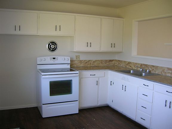 4th image of 188 8th St