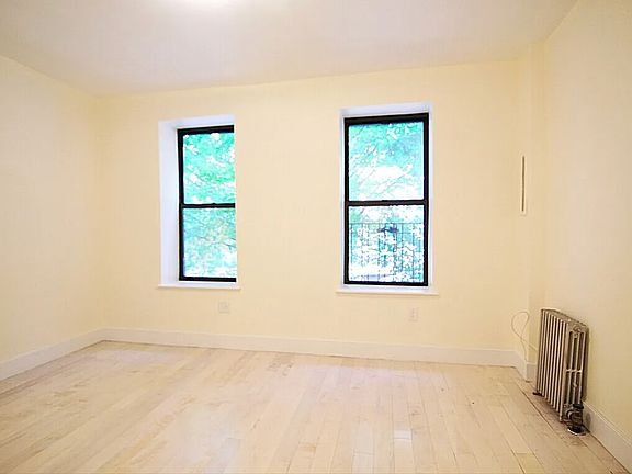 5th image of 75 Saint Nicholas Pl APT 1G