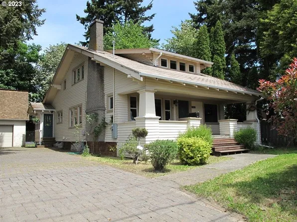 10927 NE Glisan St, Portland, OR 97220