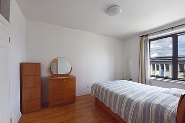 Sold by LEE & ASSOCIATES NYC RESIDENTIAL LLC