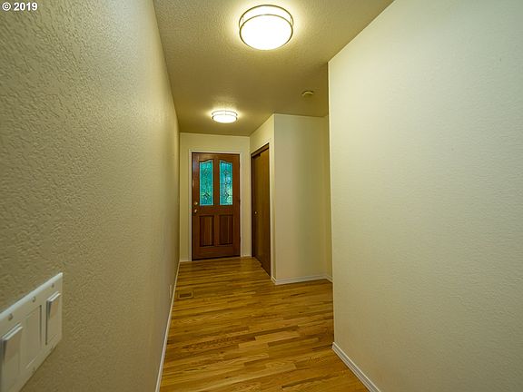 5th image of 23004 NE 147th St