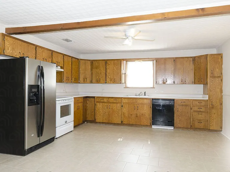 4422 Bowie St — Photo 2