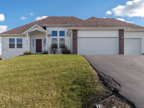 618 Ashleigh Ln, Roscoe, IL 61073