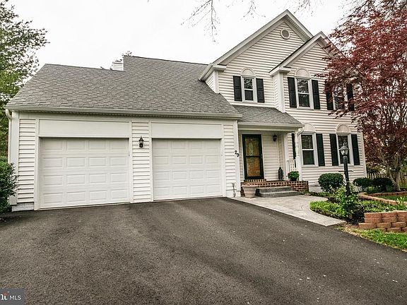 Cul-de-sac lot with fenced yard.