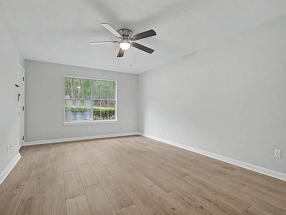 5th image of 2607 Hartsfield Rd #B