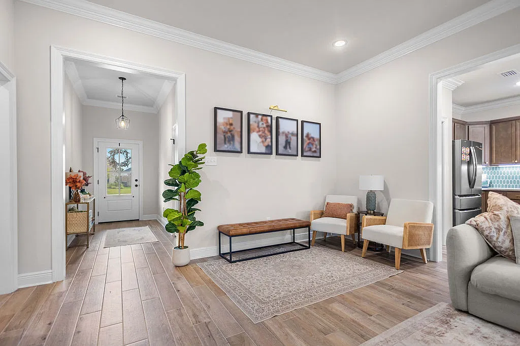 4 bed, 1986 sqft, $3,000 — Photo 3